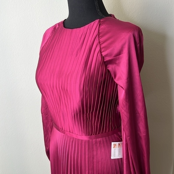 Ieena for Mac Duggal 26590 Long Sleeve Pleated High Neck Gown in Berry NWT! - Picture 7 of 12